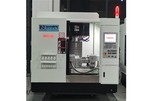 玻璃(li)模具加工需要(yao)什麽樣的加工(gōng)設備？